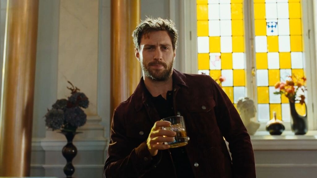 Yorgos Lanthimos realiza anúncio da Jameson protagonizado por Aaron Taylor-Johnson